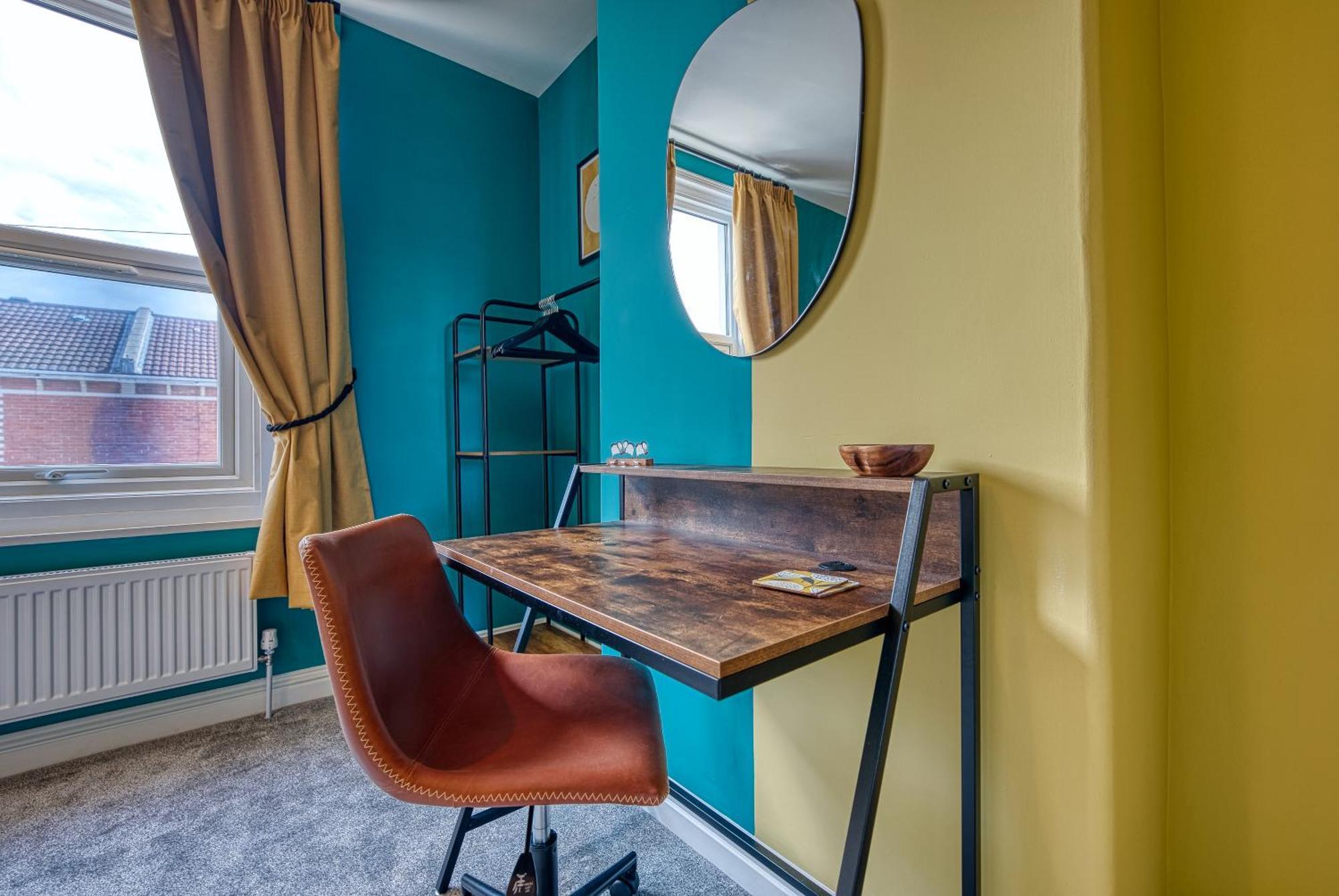 2 Bedrooms Modern, Stunning & Stylish Contractor House, Prime Portsmouth Location With Free Parking Permit, Summer Special Offer!! - By Blue Puffin Stays Extérieur photo
