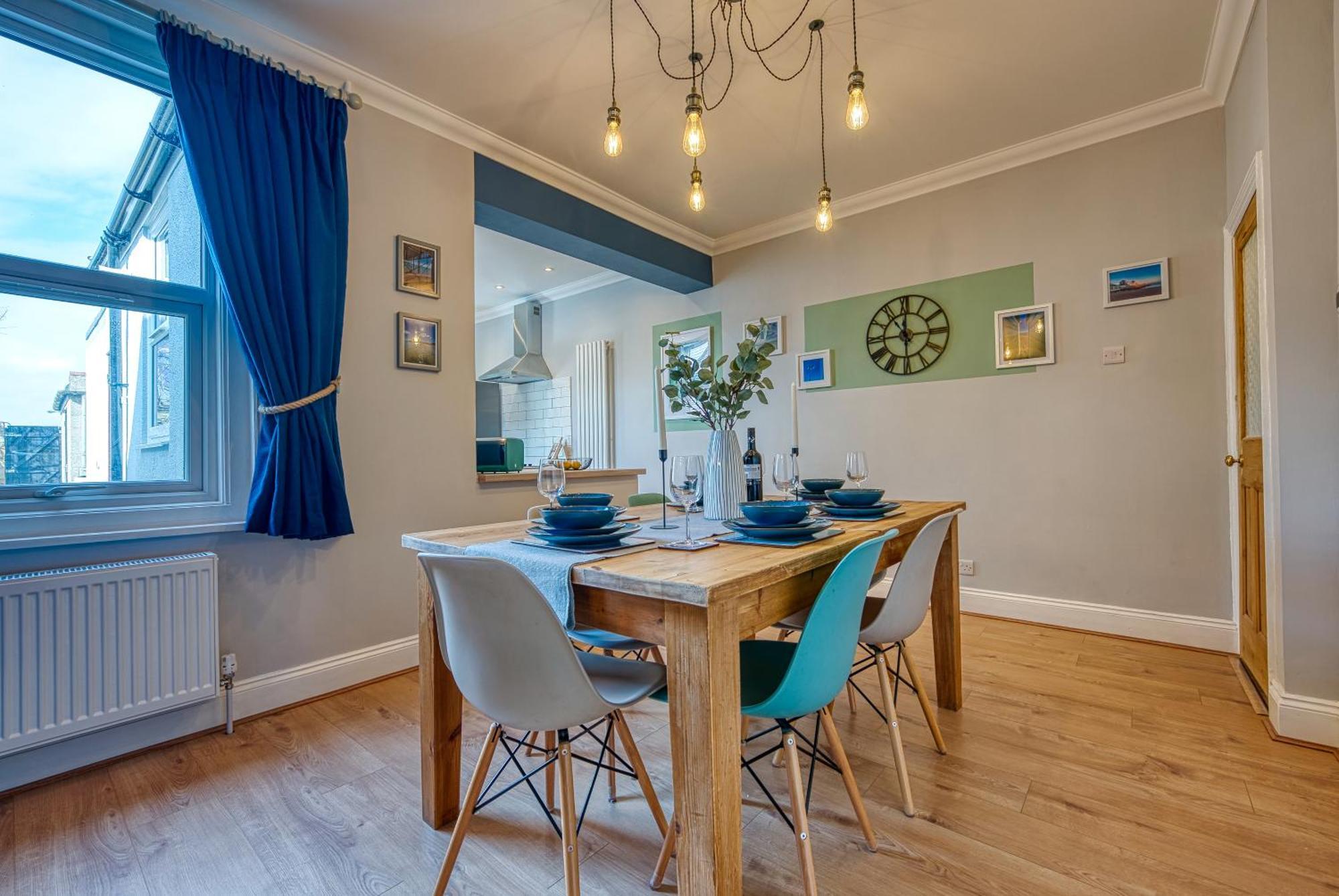 2 Bedrooms Modern, Stunning & Stylish Contractor House, Prime Portsmouth Location With Free Parking Permit, Summer Special Offer!! - By Blue Puffin Stays Extérieur photo