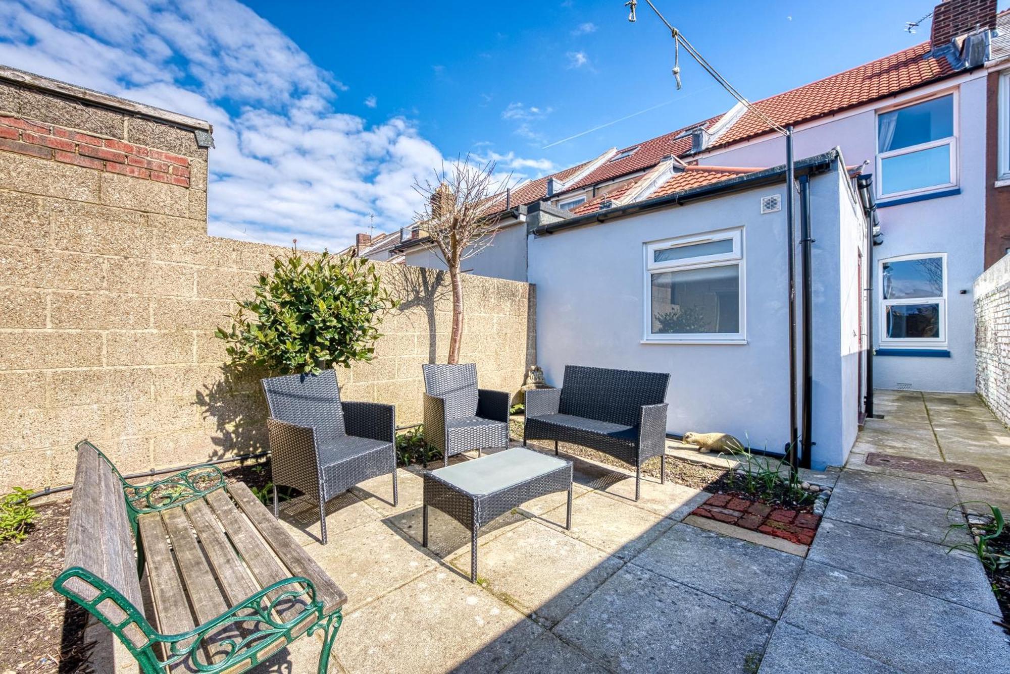 2 Bedrooms Modern, Stunning & Stylish Contractor House, Prime Portsmouth Location With Free Parking Permit, Summer Special Offer!! - By Blue Puffin Stays Extérieur photo