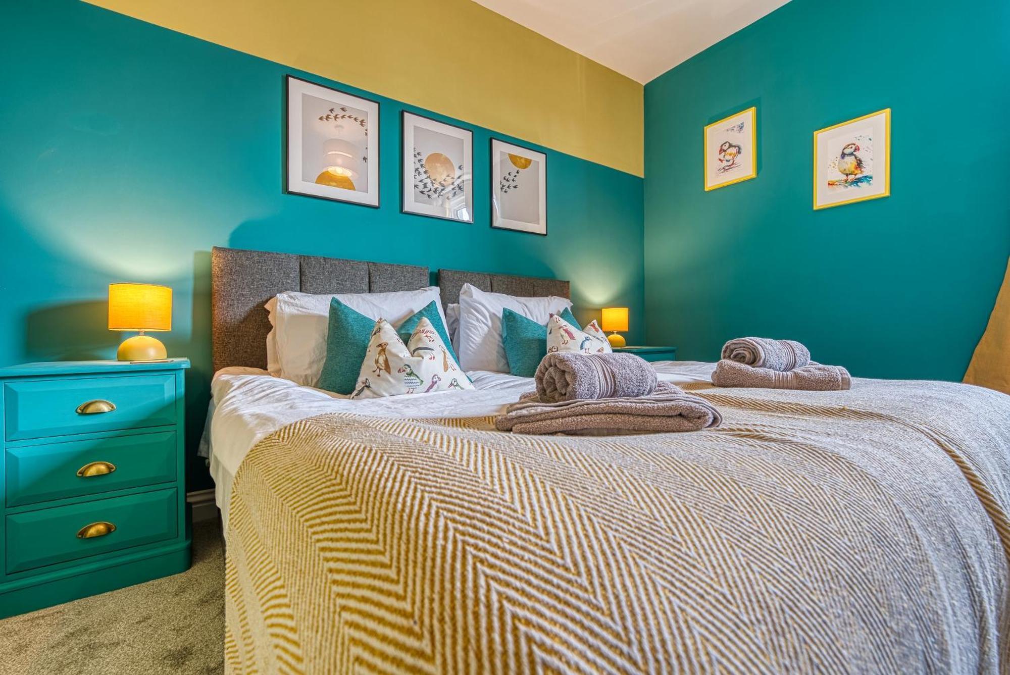 2 Bedrooms Modern, Stunning & Stylish Contractor House, Prime Portsmouth Location With Free Parking Permit, Summer Special Offer!! - By Blue Puffin Stays Extérieur photo