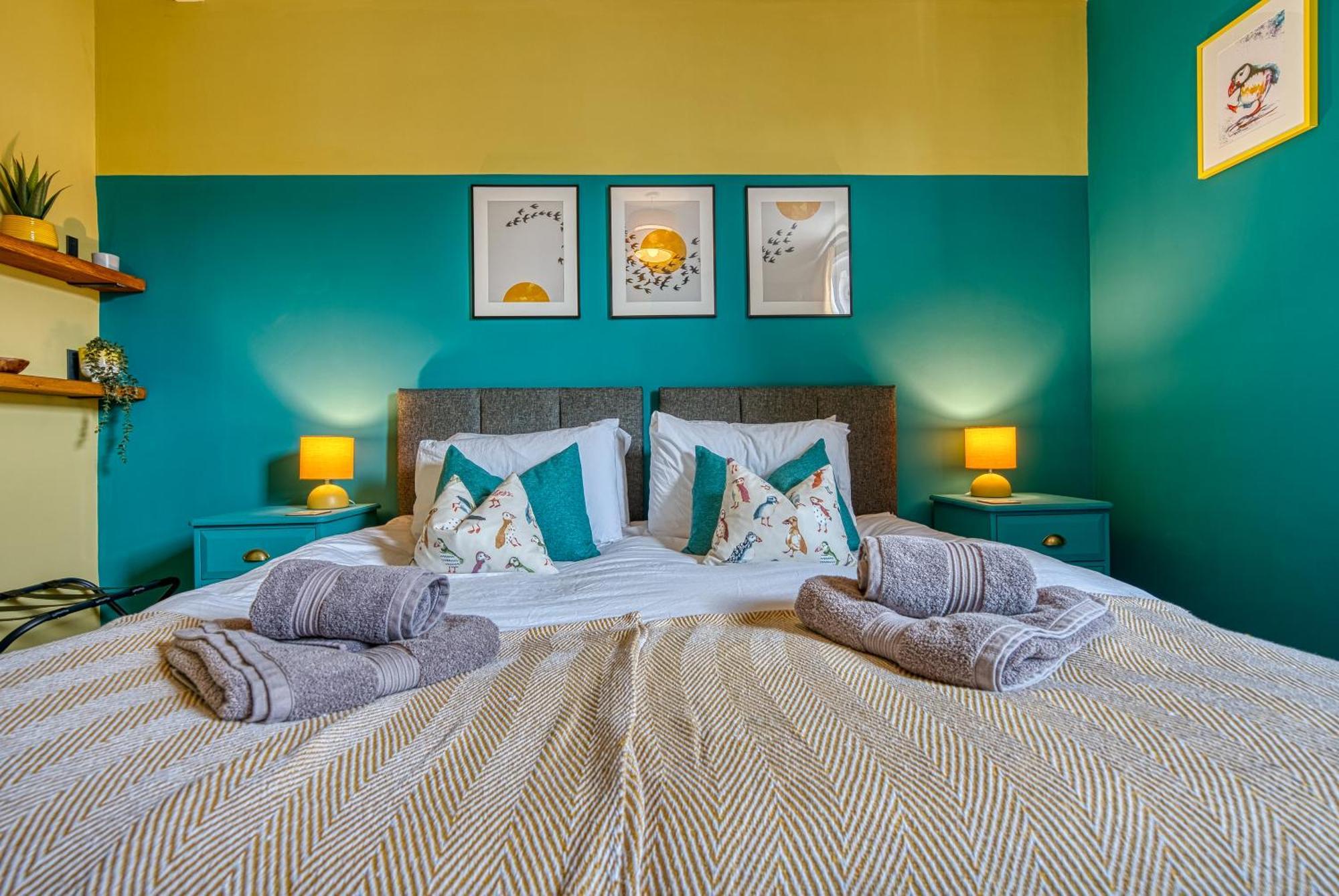2 Bedrooms Modern, Stunning & Stylish Contractor House, Prime Portsmouth Location With Free Parking Permit, Summer Special Offer!! - By Blue Puffin Stays Extérieur photo