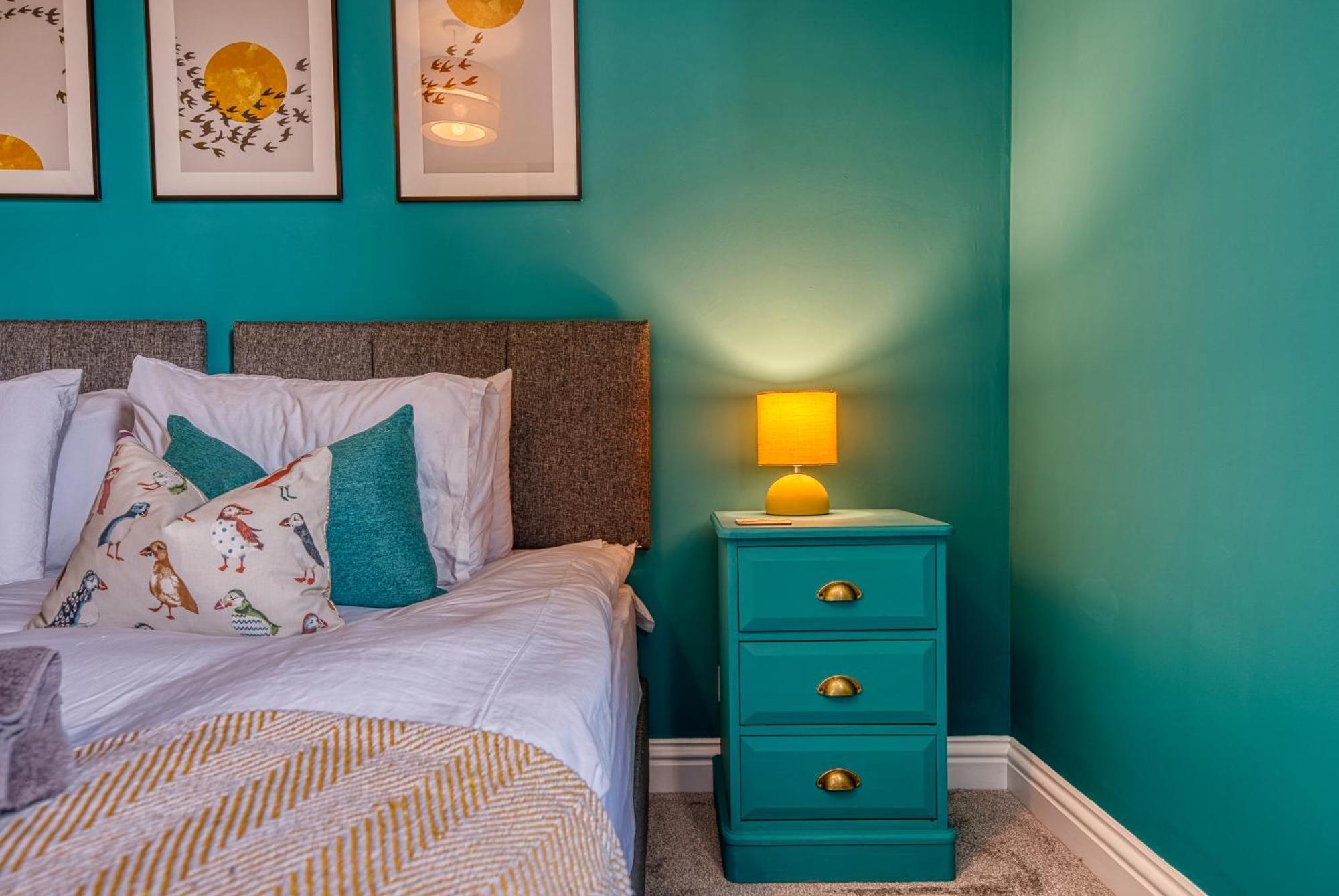 2 Bedrooms Modern, Stunning & Stylish Contractor House, Prime Portsmouth Location With Free Parking Permit, Summer Special Offer!! - By Blue Puffin Stays Extérieur photo