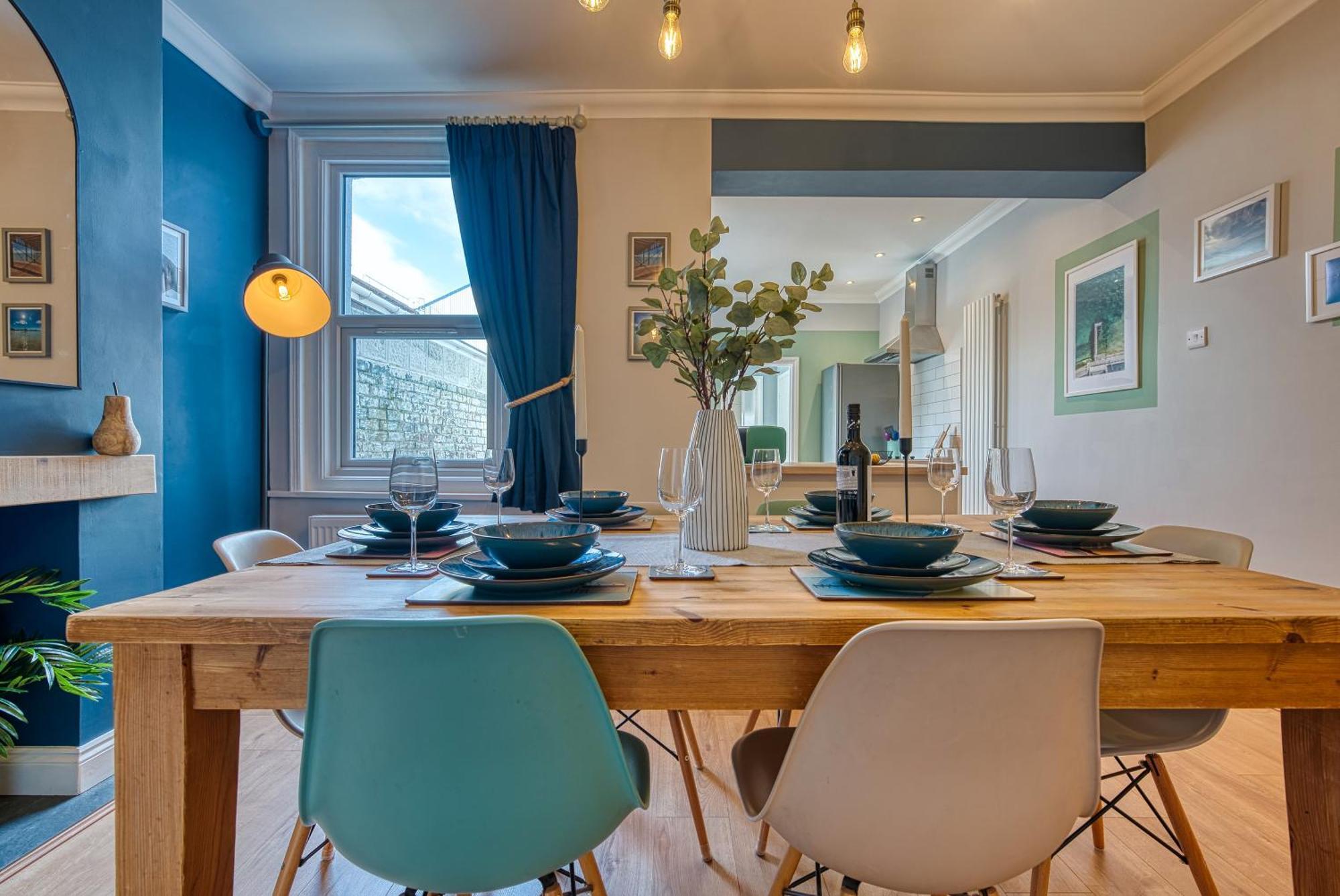 2 Bedrooms Modern, Stunning & Stylish Contractor House, Prime Portsmouth Location With Free Parking Permit, Summer Special Offer!! - By Blue Puffin Stays Extérieur photo