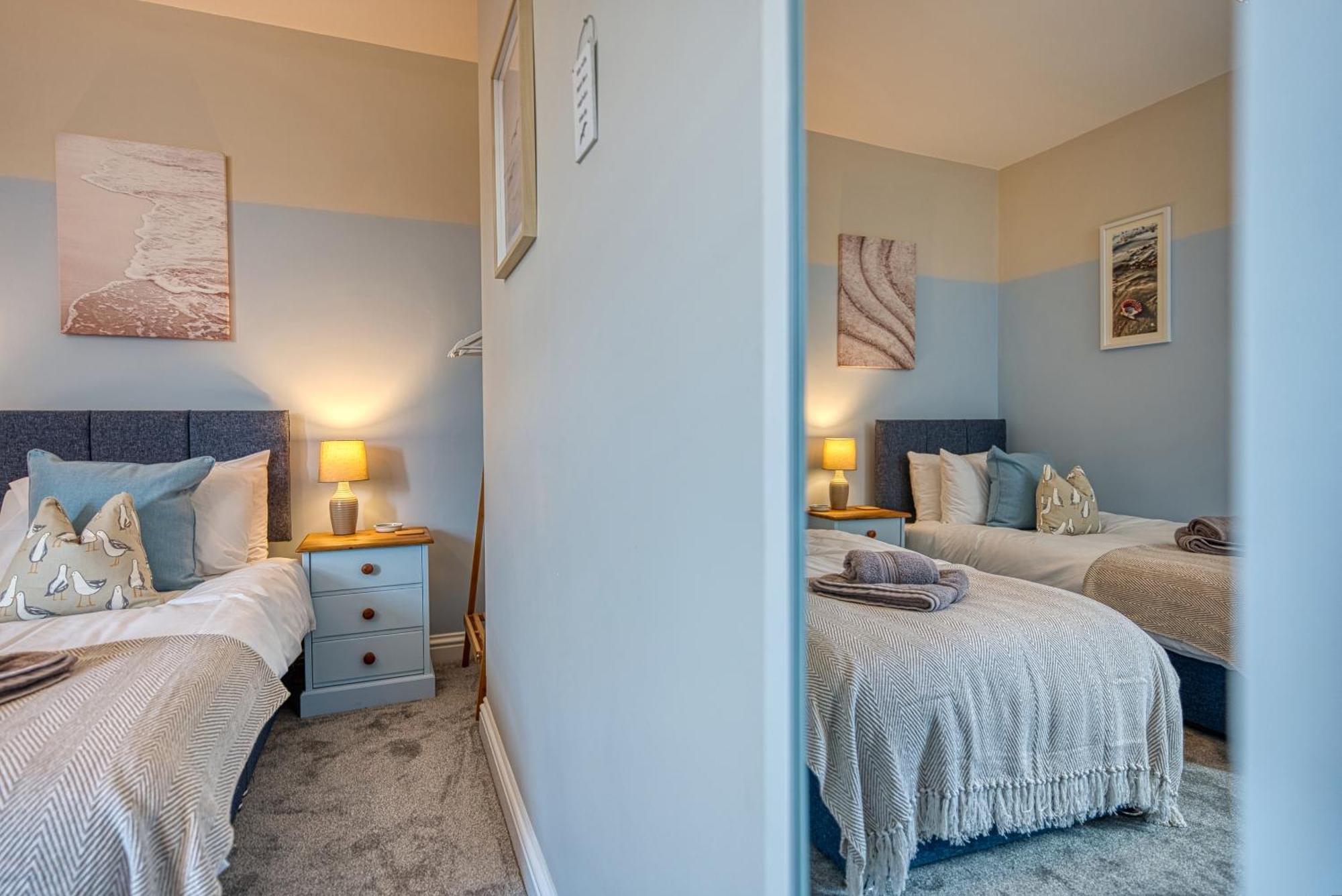 2 Bedrooms Modern, Stunning & Stylish Contractor House, Prime Portsmouth Location With Free Parking Permit, Summer Special Offer!! - By Blue Puffin Stays Extérieur photo
