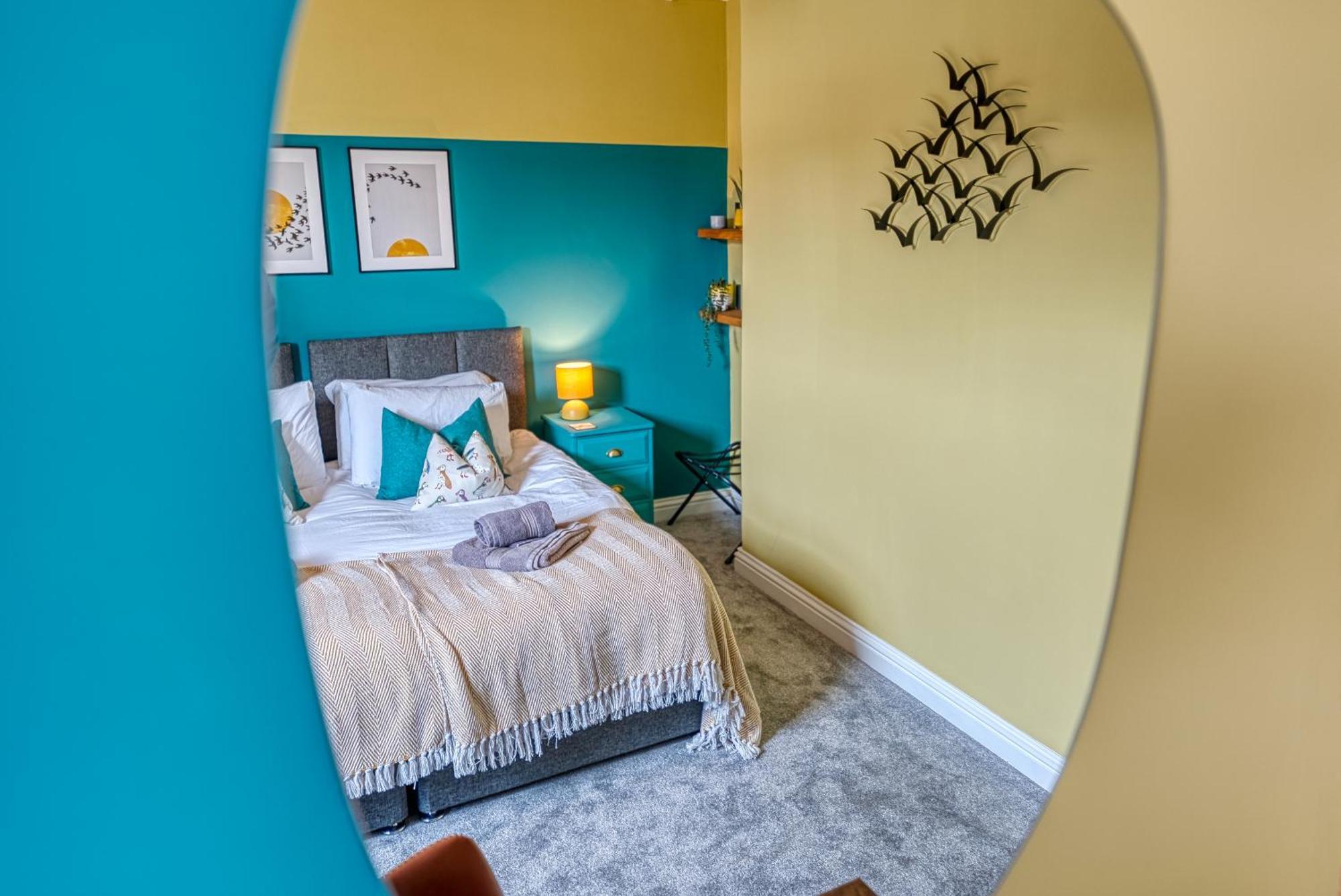 2 Bedrooms Modern, Stunning & Stylish Contractor House, Prime Portsmouth Location With Free Parking Permit, Summer Special Offer!! - By Blue Puffin Stays Extérieur photo